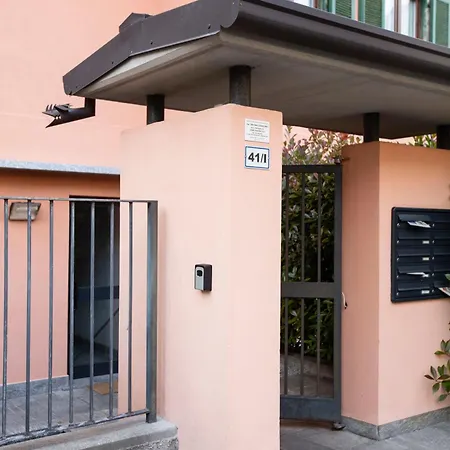 Getaway - Central, Nearby - Parking & Private Garden * מנדלו דל לאריו