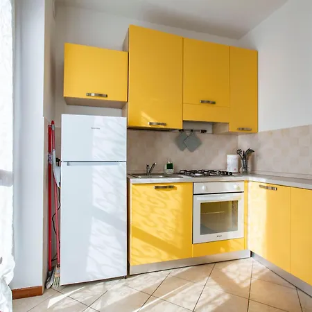 Getaway - Central, Nearby - Parking & Private Garden * מנדלו דל לאריו