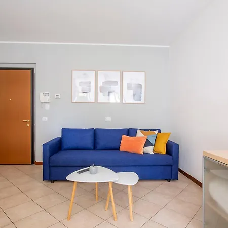 Getaway - Central, Nearby - Parking & Private Garden דירה מנדלו דל לאריו